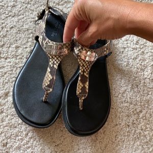 MK Plate Flat Thong Sandals